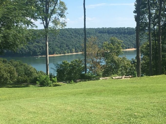 Pinecrest at Lake Cumberland Cabins Lake Cumberland Vacation • Lake