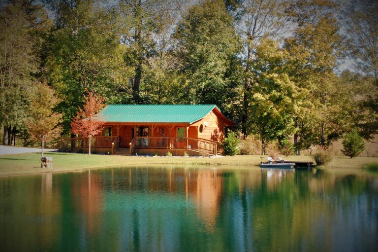 The Creekside Cabin at Peaceful Valley Lake & Cabins in Lake Cumberland Kentucky.