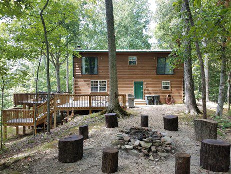 Toebbe Timbers Log Cabin - A premier lakeview vacation rental on Lake Cumberland