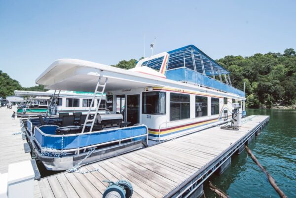 Safe Harbor-Jamestown Resort and Marina Houseboat Rentals