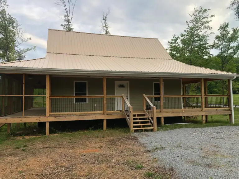 Gatewood Vacation Home- A quaint barno/cabin on the way to Lake Cumberland State Resort Park